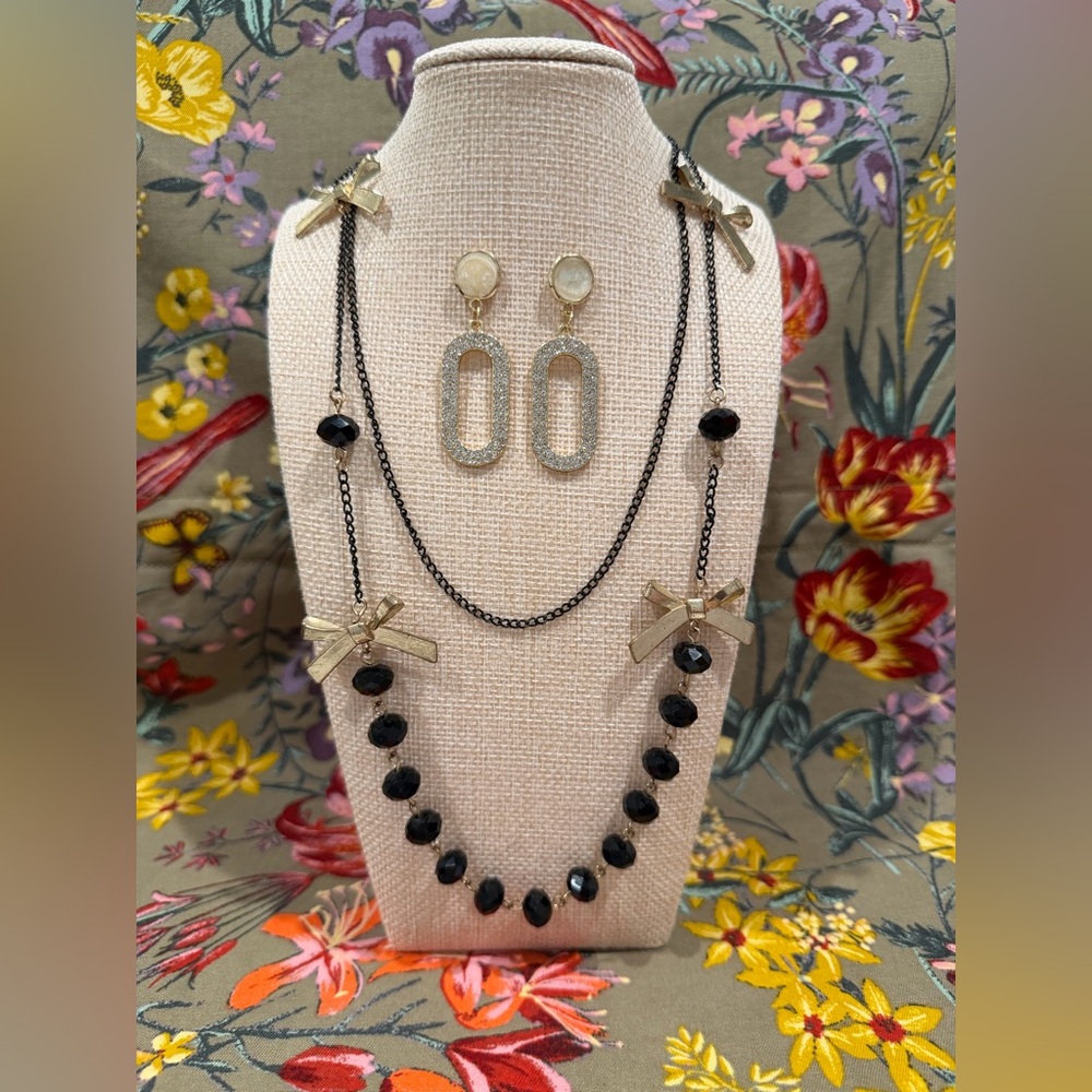 Elegant Black and Gold Bow Necklace Sparkly Earring Set